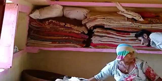 Free Desi Sex MMS Village mature aunty fucking boy for money