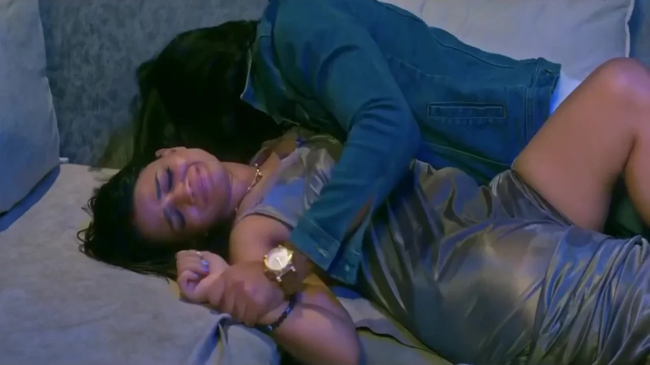 Gharwala Baharwala 2024 Waah App Hindi XXX Web Series Ep 6